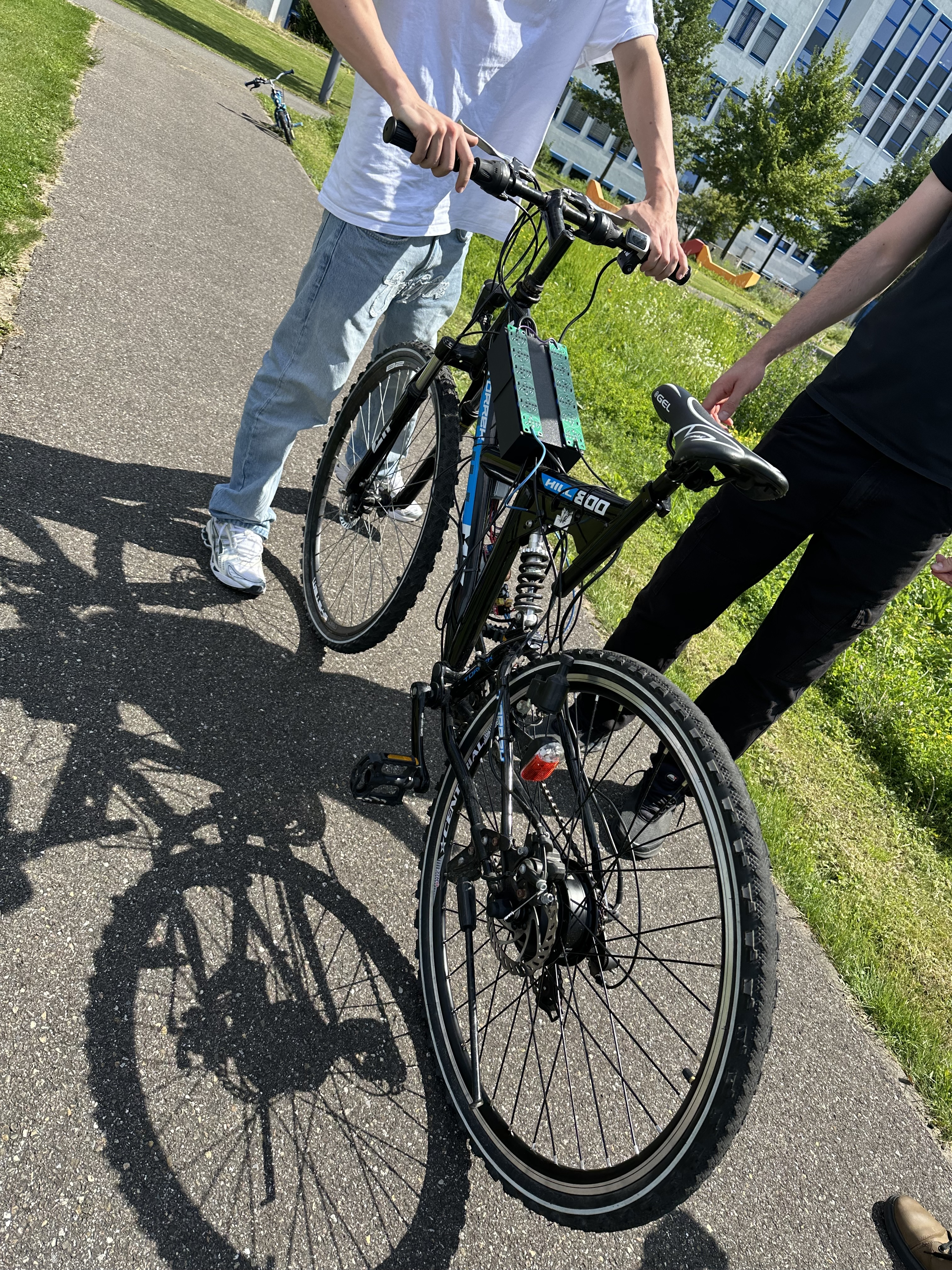 Foto des echten elektrischen Aufbaus von BoostBike 6